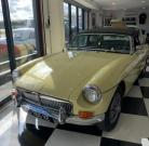 MGB roadster de 1968  magnifique couleur Primerose Yellow VENDU