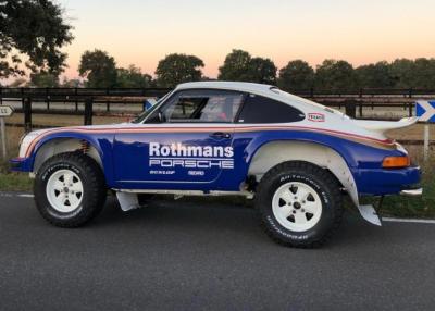 La petite nouvelle est sortie de l'atelier : La nouvelle Porsche 953 Rothmans ! Une jumelle ...