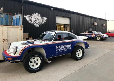 La petite nouvelle est sortie de l'atelier : La nouvelle Porsche 953 Rothmans ! Une jumelle ...