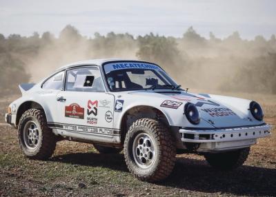 Notre Porsche 911 Safari pour le Dakar 2022 est sortie de l'atelier, direction les essais ! 