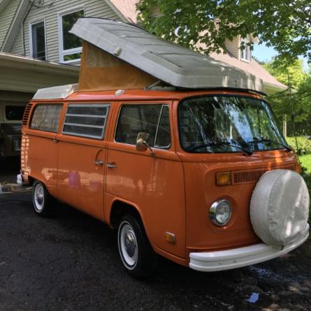 VOLKSWAGEN COMBI Orange Type 2 - Campmobile 70 VENDU
