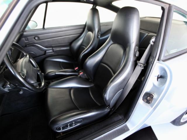 Porsche 911 type 993 Carrera 2 coupé 3.6 272 ch 1994 